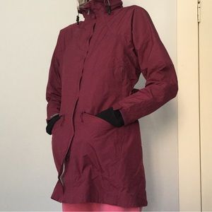 REI Element Women’s Rain Coat Size Medium